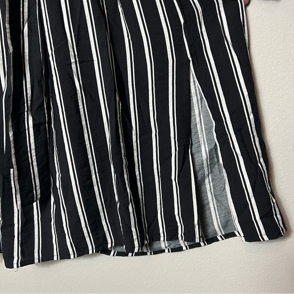 NWT Dress Forum striped short sleeve button-up dress - Picture 3 of 7